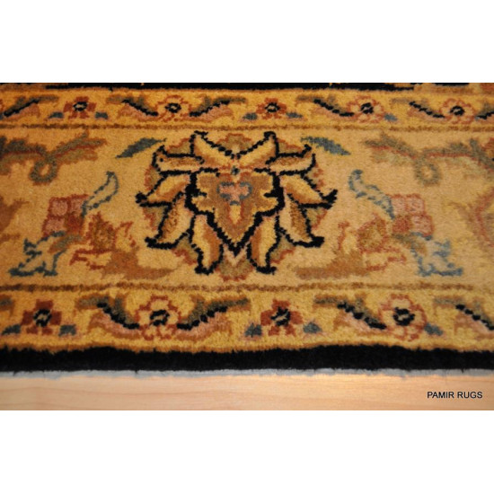 Elegant Rug, Black Background 5' X 8' Traditional Carpet