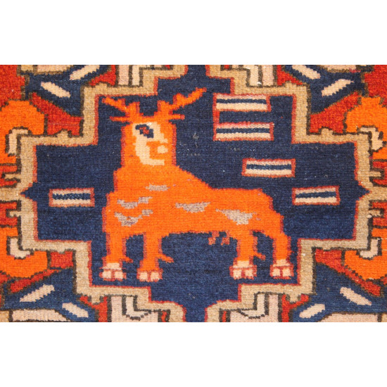 Antique Shiraz Rugs: A Symphony of Tradition, Artistry, and Culture. pictorial design 