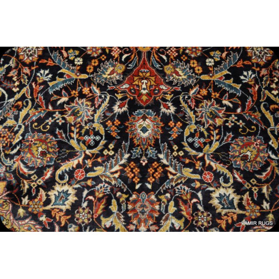 Elegant Handmade 6' X 9' Persian Silk Rug 