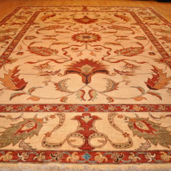 One of a kind Vegetable Dyed 8' X 10' Elegant Persian Oriental Rug