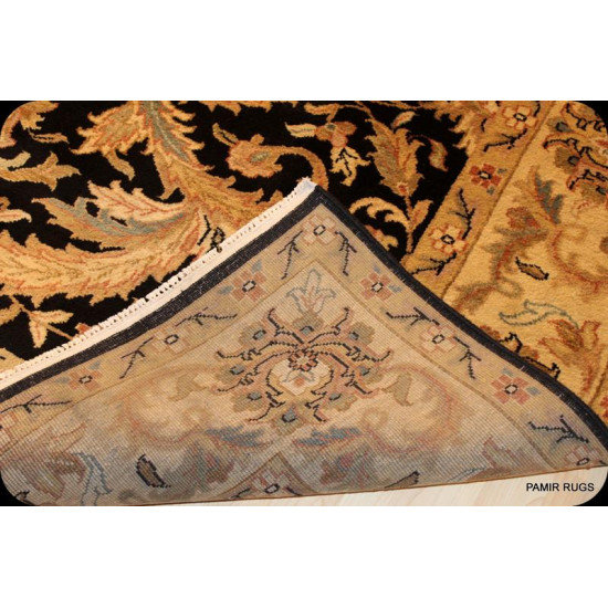 8' X 11' Elegant Handmade Persian Design Wool Area Rug.